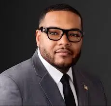 Private Investigator in 75205 conducting surveillance in Highland Park Dallas